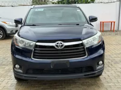 TOYOTA Highlander