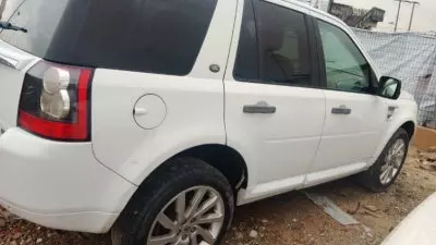Land Rover LR 2