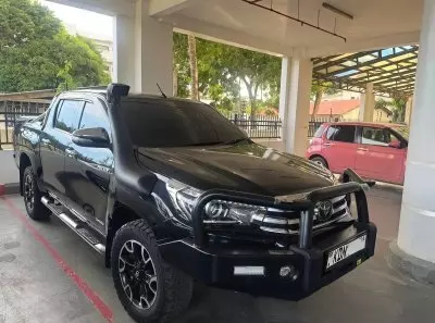 TOYOTA Hilux Revo