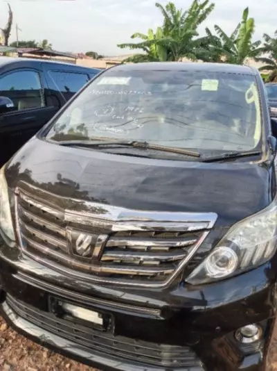 TOYOTA Alphard