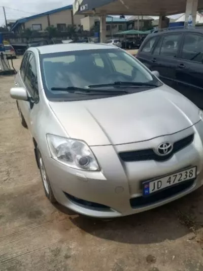 TOYOTA Auris