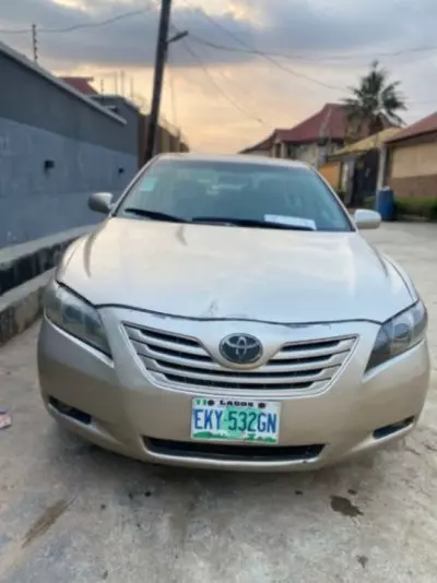 TOYOTA Camry