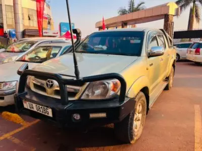 TOYOTA Hilux