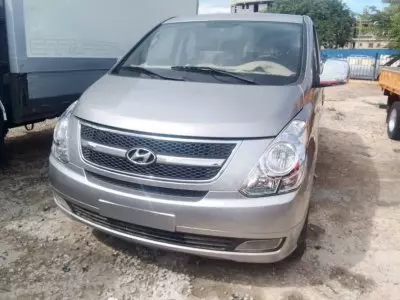 Hyundai H-1 Starex