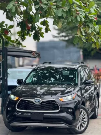 TOYOTA Highlander