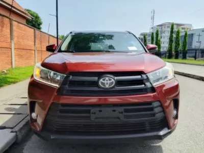 TOYOTA Highlander