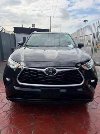TOYOTA Highlander