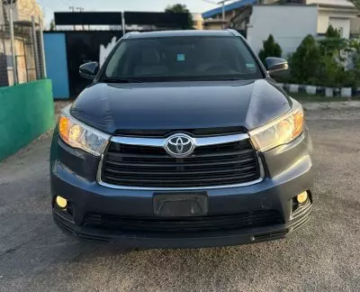TOYOTA Highlander