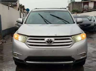 TOYOTA Highlander