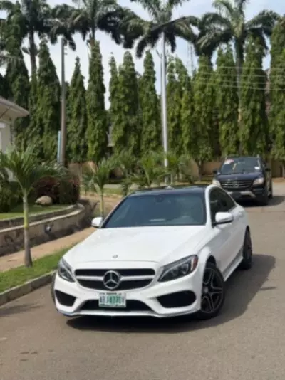 Mercedes-Benz C 400