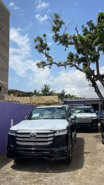 Toyota Land Cruiser