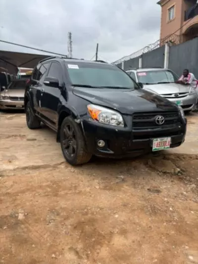 TOYOTA RAV 4