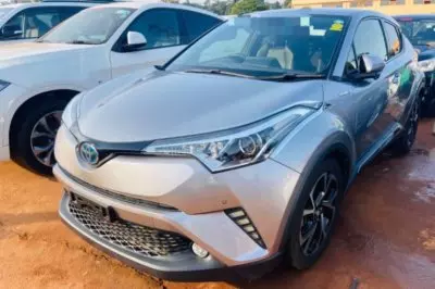 TOYOTA CH-R