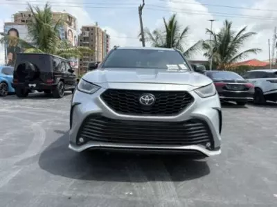 TOYOTA Highlander