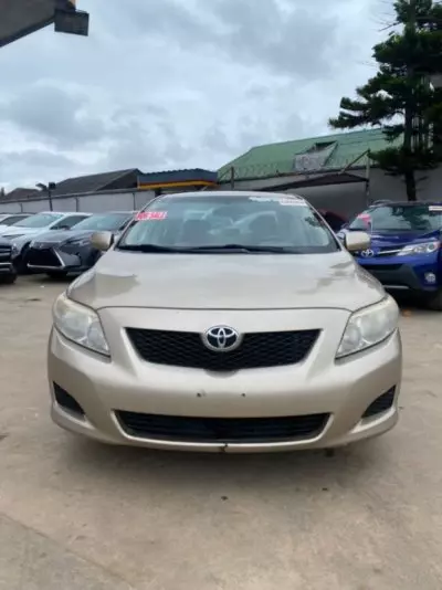 TOYOTA Corolla