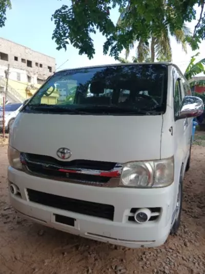 TOYOTA Hiace
