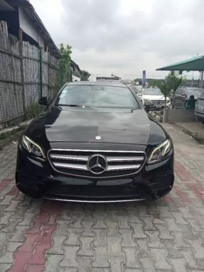 Mercedes-Benz E 300