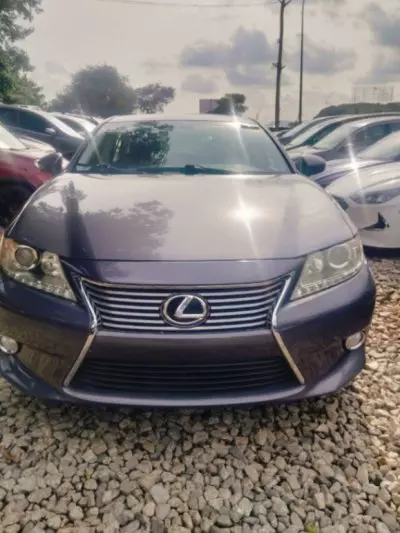 Lexus ES