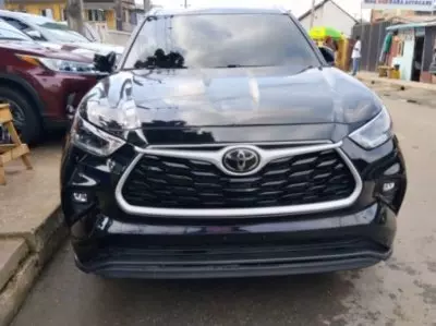TOYOTA Highlander