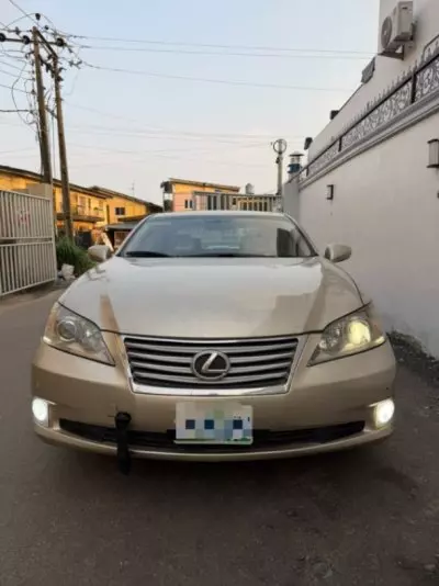 Lexus ES