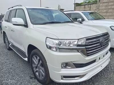 TOYOTA Landcruiser ZX