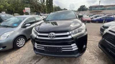 TOYOTA Highlander