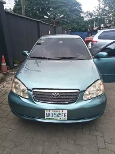 TOYOTA Corolla