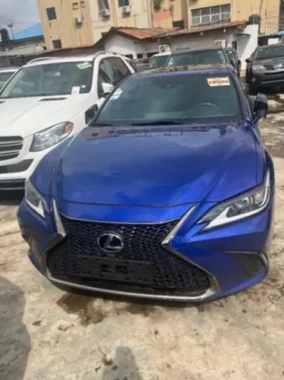 Lexus ES