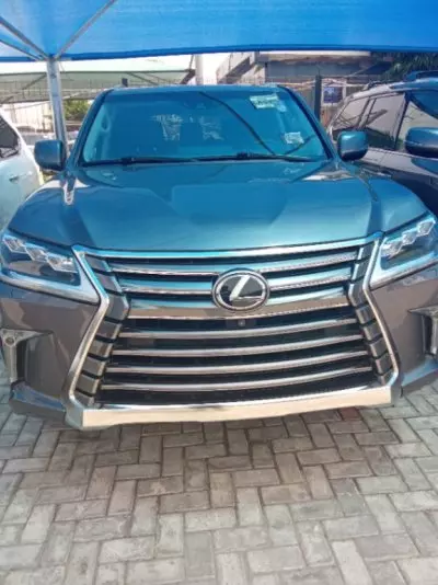 Lexus LX 570
