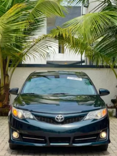 TOYOTA Camry