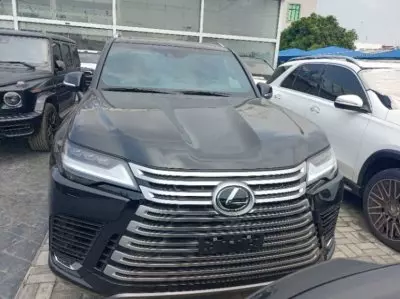 Lexus LX 600