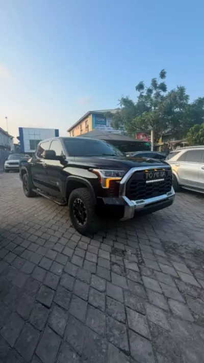 TOYOTA Tacoma