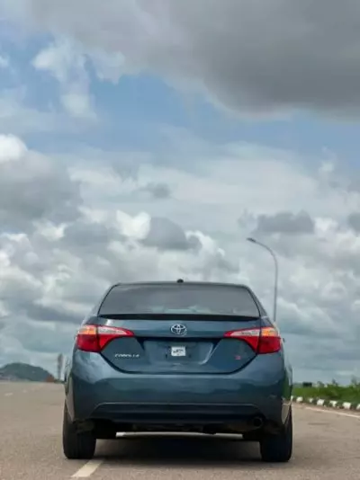 TOYOTA Corolla