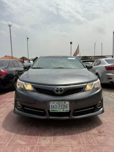 TOYOTA Camry