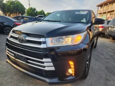 TOYOTA Highlander
