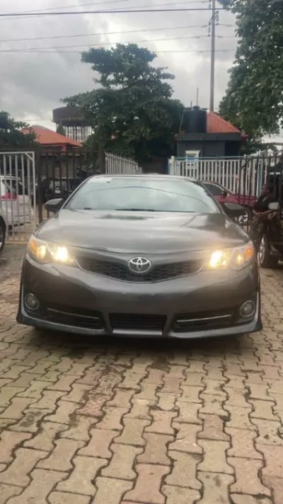 TOYOTA Camry
