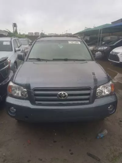 TOYOTA Highlander