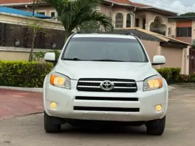 TOYOTA RAV 4