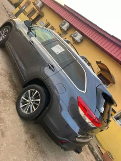 TOYOTA Highlander