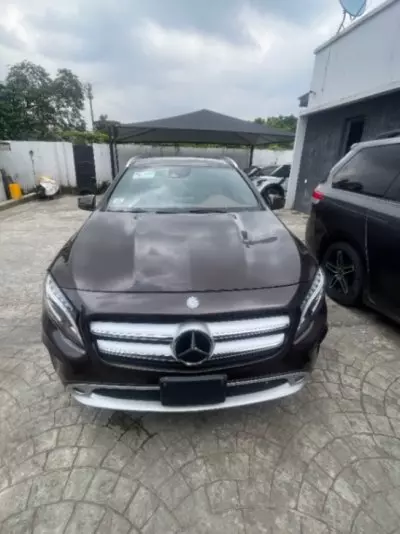 Mercedes-Benz 250