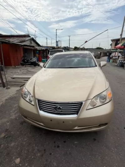 Lexus ES