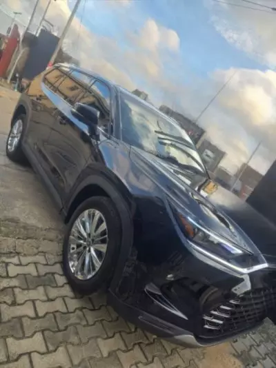 TOYOTA Grand Highlander