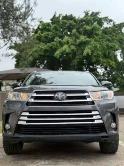 TOYOTA Highlander