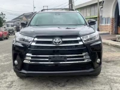 TOYOTA Highlander