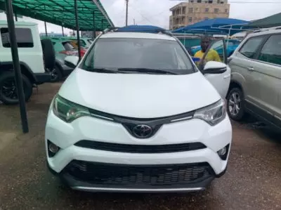 TOYOTA RAV 4