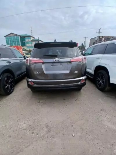 TOYOTA RAV 4