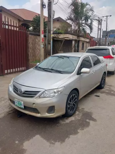 TOYOTA Corolla