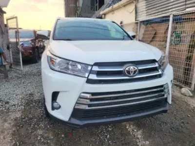 TOYOTA Highlander