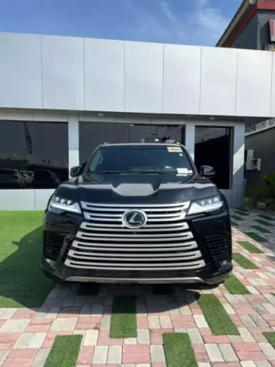 Lexus LX 600