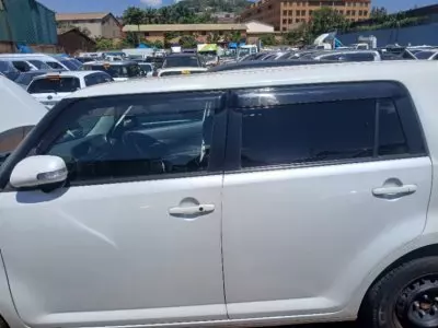 TOYOTA Rumion